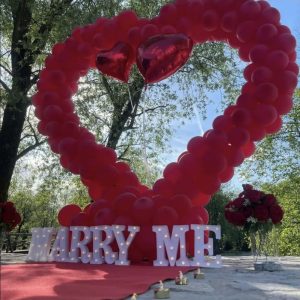 Svjetleći natpis "MARRY ME"  / svejtleći natpis za zaruke